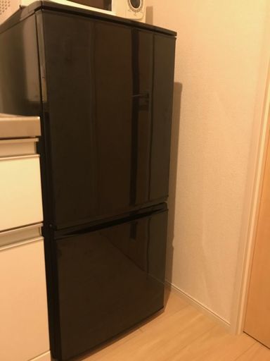 ■SHARPの冷蔵庫　SJ-D14A-B　137L 2015年式　美品■