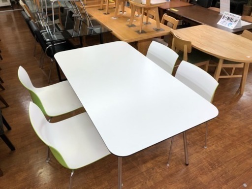 arper（アルペール）のダイニングセット入荷しました