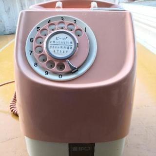 ピンクの公衆電話　レトロの画像