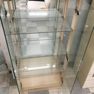 セール中❗️3面ガラスミラーバック4段ショーケース/ディスプレイ棚 