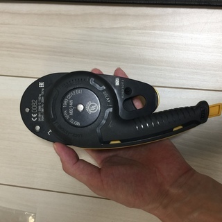 PETZL(ペルツ)　アイディS