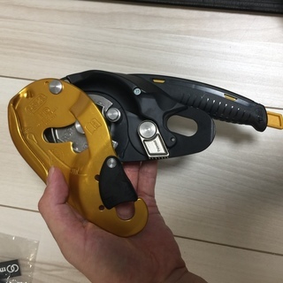 PETZL(ペルツ)　アイディS