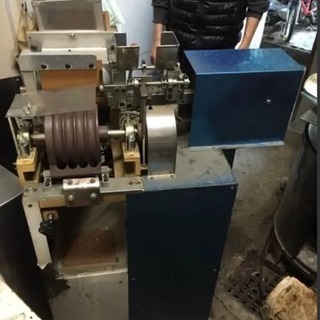 団子串刺し機