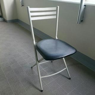 折り畳み式  パイプ椅子