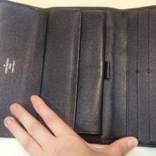 ブラックエピ3つ折り長財布