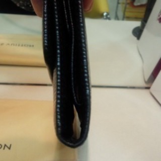 ブラックエピ3つ折り長財布