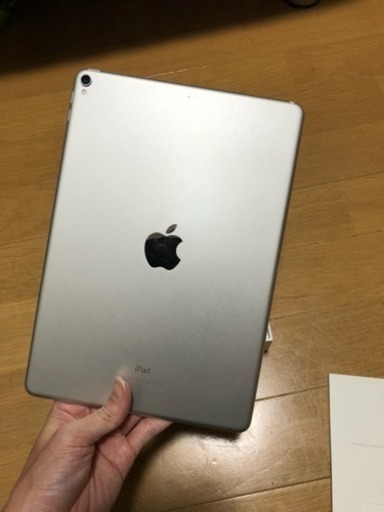 iPad pro (10.5インチ) 256GB wifiモデル MQDT2J/A