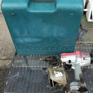 ☆	マキタ Makita AN611 65mm 常圧エア釘打機◆内・外装材への各種釘打ち作業に！