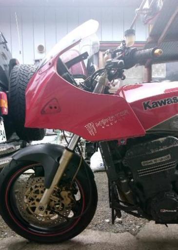 GPZ750R 赤／ガンメタ ニンジャ Ninja 軽二輪250登録（GPZ750R改エンジン正規Noでの登録は貴重？） 中型免許で乗れるニンジャ。オーリンズ、足回りカスタム済み 仮組状態 交換も検討。
