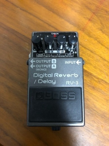 BOSS digital reverb / delay RV-3