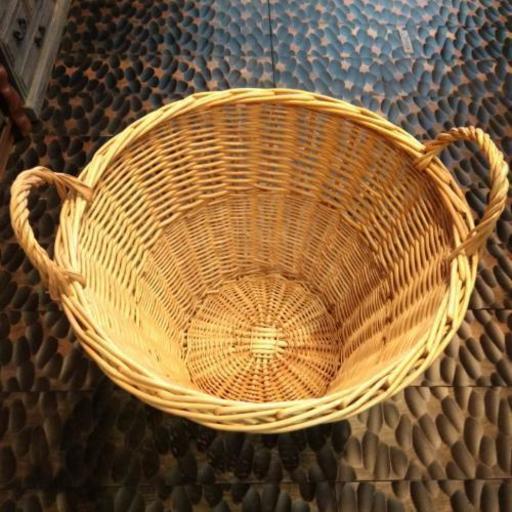 雑貨屋さんで2500円籐かご大編カゴ洗濯カゴ籠篭 クマ家のピヨ 木田の洗濯用品 ランドリーバスケット の中古あげます 譲ります ジモティーで不用品の処分