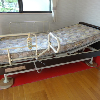 介護ベッド（フランスベッド、フル装備)あげます。取りに来られる方のみ。
