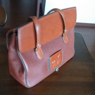 ハンドバッグ👜　皮　イタリア製