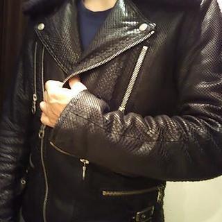 へび皮革ジャンA-1 BACK BONE パイソン黒 institutoloscher.net