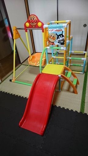 アンパンのブランコつきジャングルジム