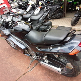 NO.2325　ＺＺＲ２５０　水冷４サイクル８バルブ２気筒２５０ｃｃエンジン　☆彡