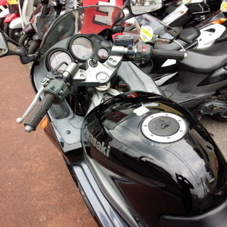 NO.2325　ＺＺＲ２５０　水冷４サイクル８バルブ２気筒２５０ｃｃエンジン　☆彡