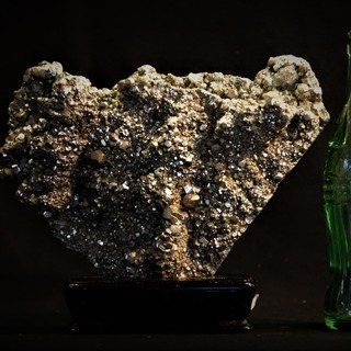 パイライト2.3㎏　黄鉄鉱　鉱物標本　飾り石