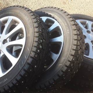 スパイクタイヤ/ホイールセット 185/65/R14 （アルミホイール