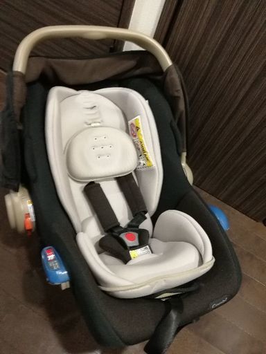 Combiチャイルドシート