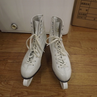 サンエス（SSS）フィギュアスケート靴　シューズ　FH-2000...