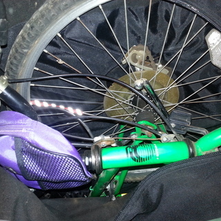 折りたたみ式自転車（変速ギア付きマウンテンバイク）専用バッグ入り