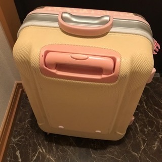 Escape スーツケース