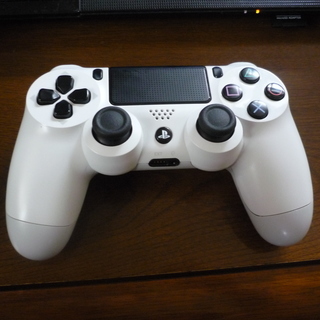 ｐｓ４コントローラー白送料込み２４日まで 犬好き 東御のおもちゃの中古あげます 譲ります ジモティーで不用品の処分