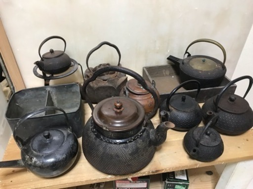 収集家宅より大量♪ 時代 骨董 鉄瓶 薬缶 五徳 缶 木箱