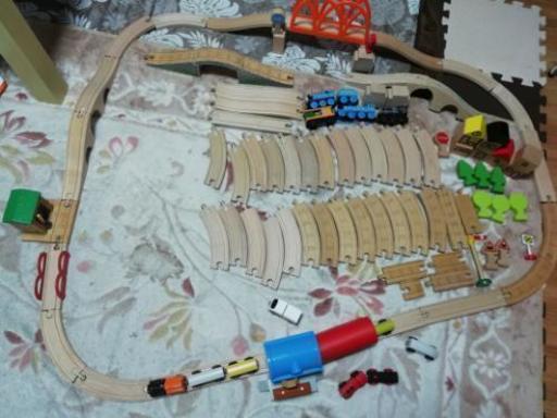IKEA 木製トーマス、レール、車両、架橋、トンネル、情景