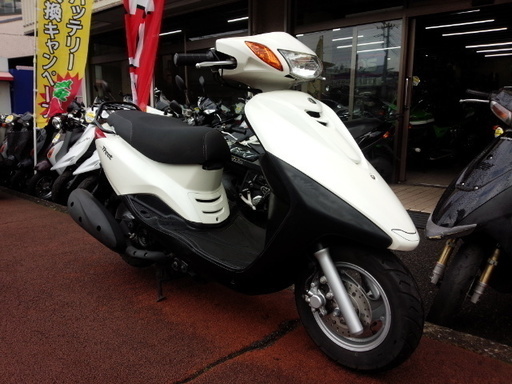 NO.2337　アクシストリート１２５　４サイクル フューエルインジェクション　グリップヒーター付き　☆彡