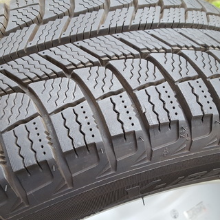 スタッドレスタイヤとホイールの4本セット（中古品）