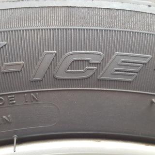 スタッドレスタイヤとホイールの4本セット（中古品）