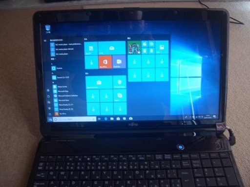 Core i3  Windows10  ノートパソコン　富士通　LIFE BOOK　AH530/3B