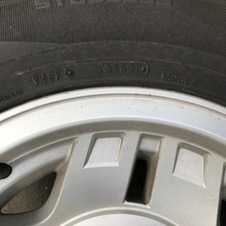 冬タイヤ付き78プラド？純正アルミ