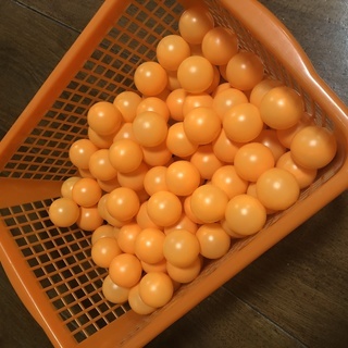 値下げ：オレンジ色ピンポン玉95個