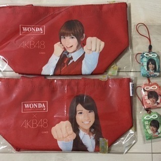 AKB48  トートバッグとストラップです。