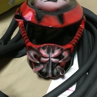 ヘルメットに付ける飾りです。