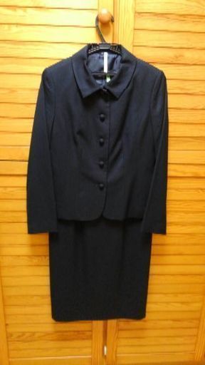 濃紺スーツ(コロンブスアベニュー)