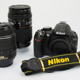 ニコン 一眼レフカメラ D3100 ♪おまけ付き（NIKKOR 35-135mm）