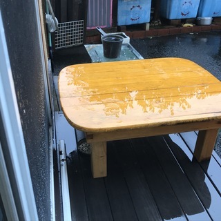 「訳あり家具」木製小型テーブル