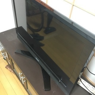 TOSHIBA32型 テレビ台付き お洒落なウォルナット柄シール付き