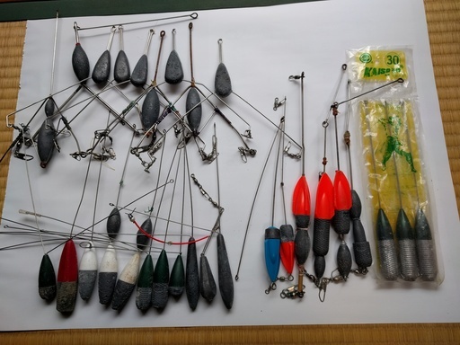 投げ釣りに使うテンビン（未使用と中古）です。
