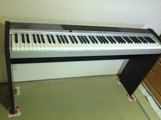 殆ど未使用のCASIO電子ピアノ