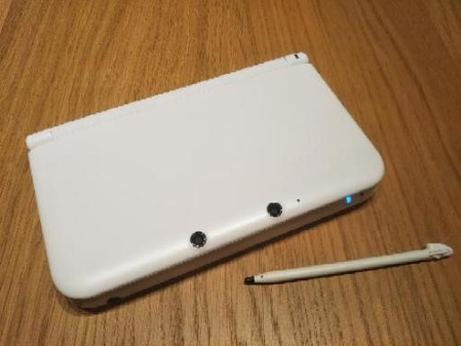 ニンテンドー3DS LL ホワイト + ゲームソフト2本