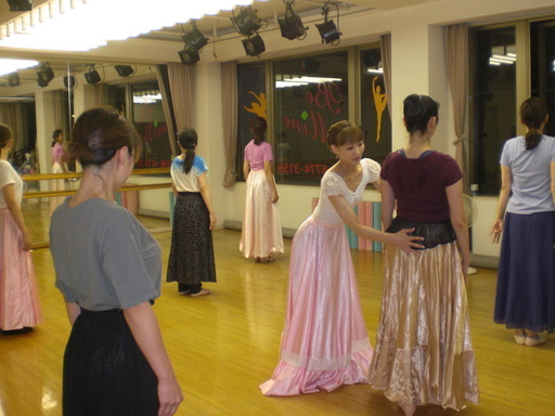 初心者大歓迎 元宝塚娘役 結乃かなり先生によるシニアの歌劇ダンス生徒募集中 Be Mine 桃谷のダンスの生徒募集 教室 スクールの広告掲示板 ジモティー 初心者大歓迎 元宝塚娘役 結乃かなり先生によるシニアの歌劇ダンス生徒募集中 Be Mine 桃谷のダンスの生徒募集 教室 スクールの広告掲示板 ジモティー