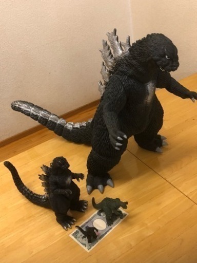 ゴジラ メガフィギュア