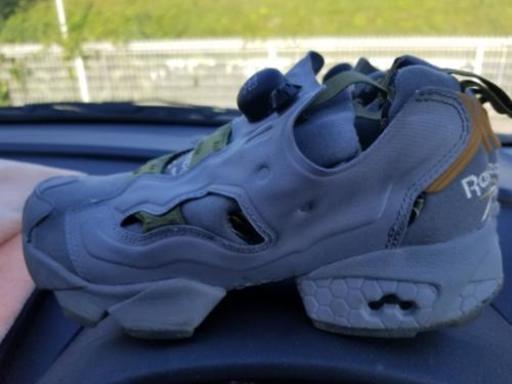 【中古、レディースサイズ、定価より10000円以上も安い(\u003e_\u003c)】Reebok カモフラージュ ポンプフューリー