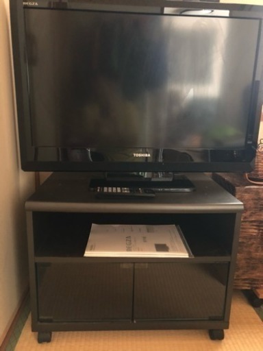 東芝レグザス ３２  2010/12月製 テレビ台付
