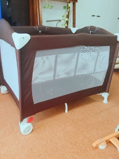 ベビーベッド